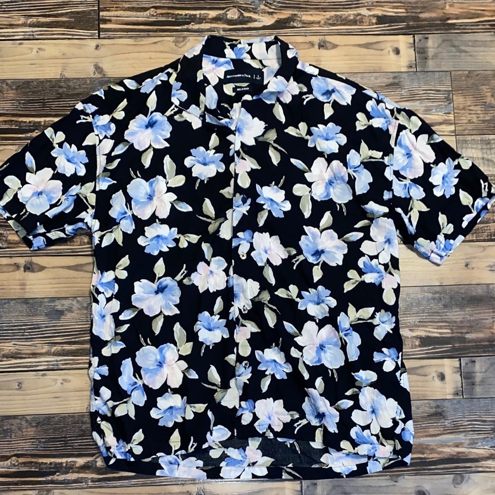 Abercrombie & Fitch Black and Blue Hawaiian Floral Shirt